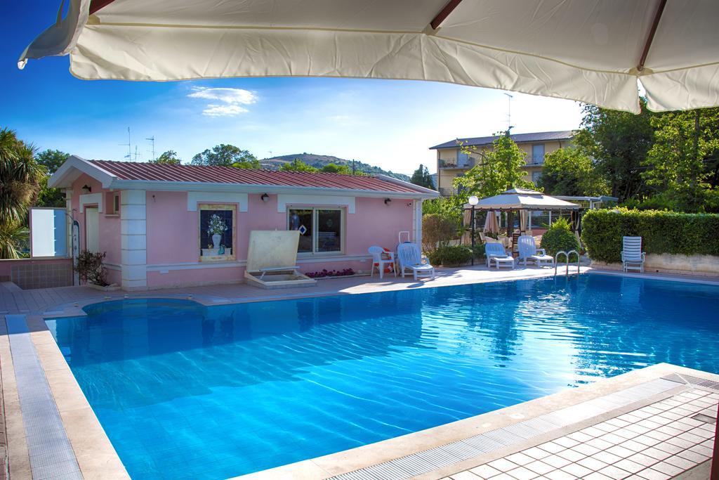פיוג'י Hotel Gioia Garden מראה חיצוני תמונה